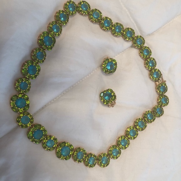 Jewelry - Suzanne Somers necklace and clip on earrings